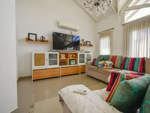 CASA VENTA 6 AMBIENTES FINCAS SAN VICENTE GOLF