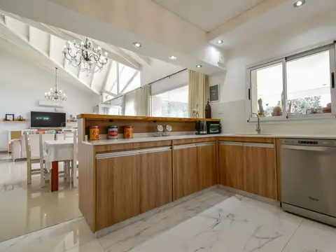 Casa en Venta con 1 cochera
