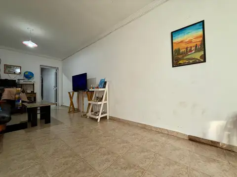 Casa dos dormitorios y patio en zona norte