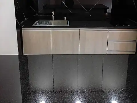 Oficina en Alquiler con 1 cochera