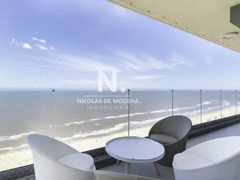 A mentros del mar, en venta apartamento de 3 dormitorios en suite con hermosas vistas, Punta del Este