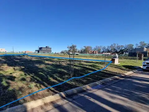 Venta Lote 341 –Santa Sofia, sobre Av. Pcipal. 