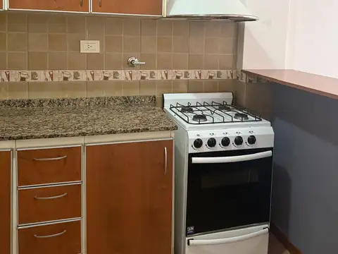 Departamento en alquiler c/ cochera en Lanús Este