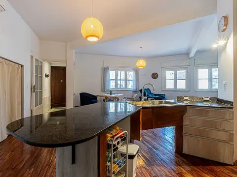 Depto Tipo Casa 4 ambientes con 3 baños