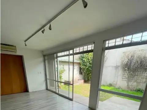 VENTA Casa Hurlingham. Apta Credito, Villa Club. 2 Dormitorios.