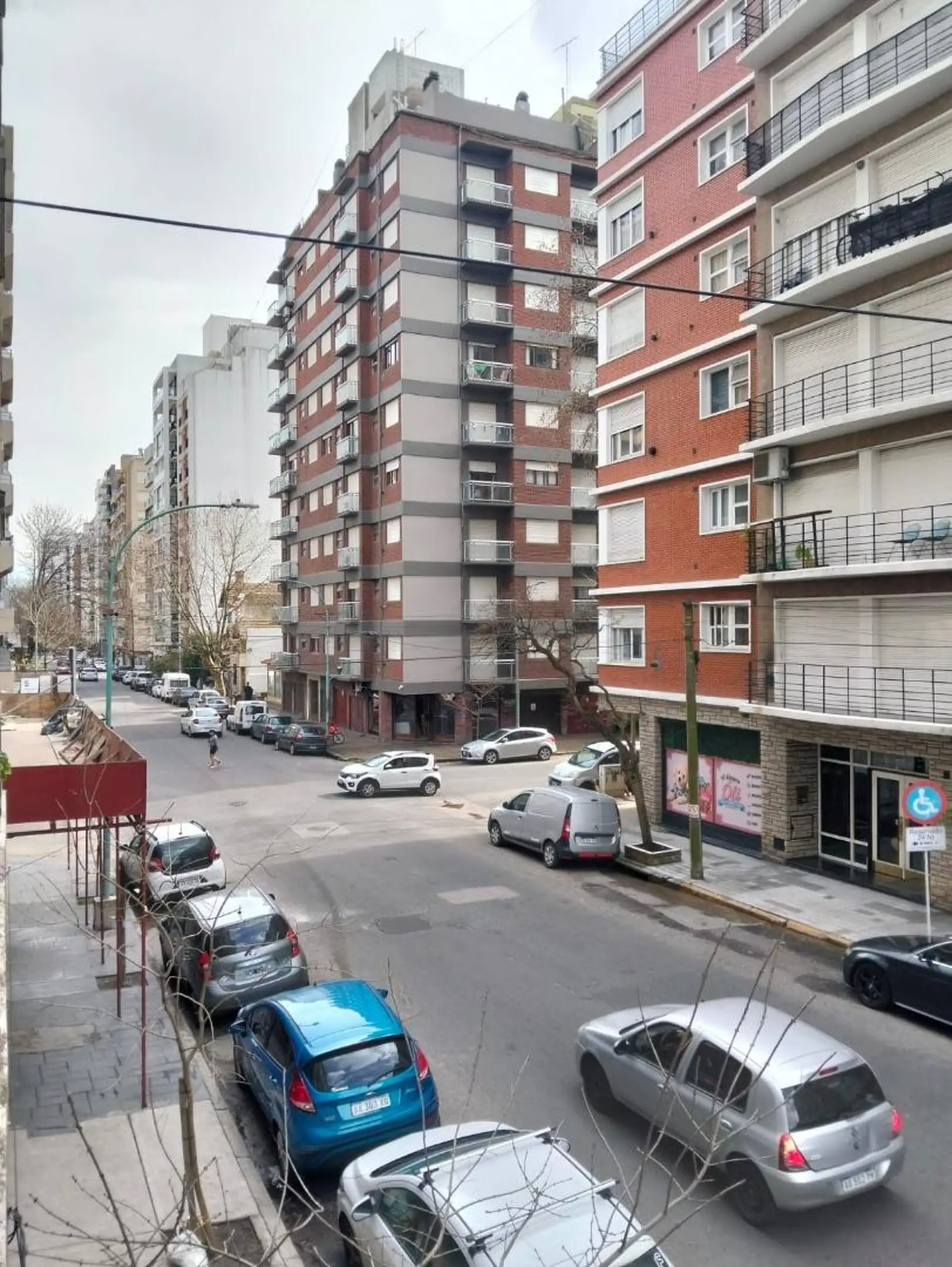 Depto 2 amb, 45m² con balcón — Zona Güemes