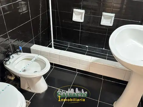 DEPARTAMENTO DE 2 AMBIENTES EN PLANTA BAJA A LA CALLE