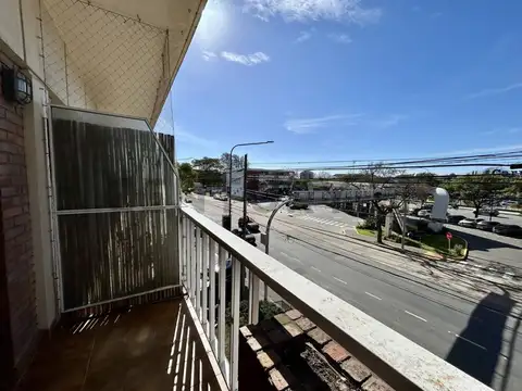 VENTA - PERMUTA MONOAMBIENTE EN VICENTE LOPEZ SOBRE AV LIBERTADOR - EVALUA PERMUTA