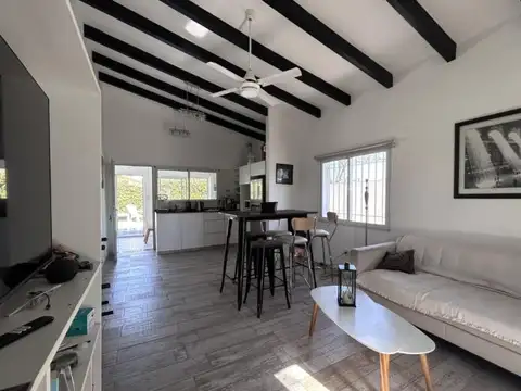 Casa 5 ambientes con 1 baño