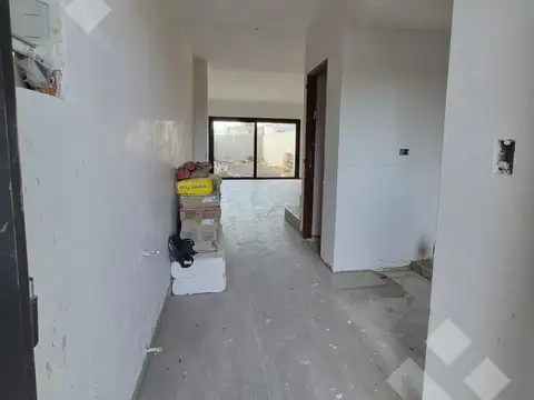 Depto Tipo Casa en Venta con 1 cocheras