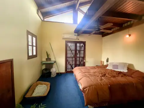 Casa 5 ambientes con 4 baños