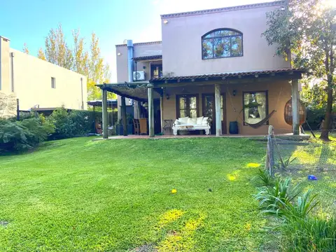 Venta - Casa en Altamira -3 dormitorios
