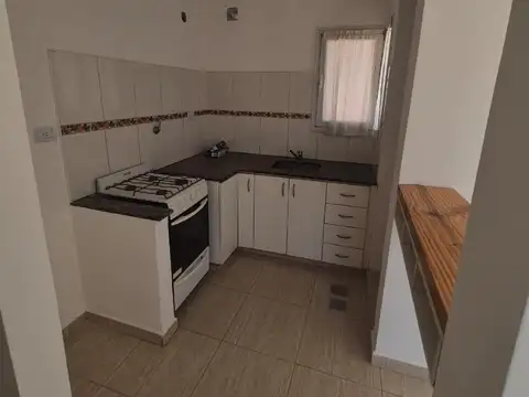 Depto Tipo Casa en Alquiler en General Fernandez Oro, $ 1.200.000