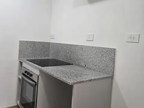 Departamento de 3 ambientes al frente con cochera y baulera