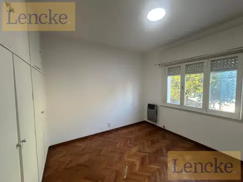 Excelente ph de 2 ambientes en alquiler a 5 cuadras de la estación, terraza propia, excelente estado