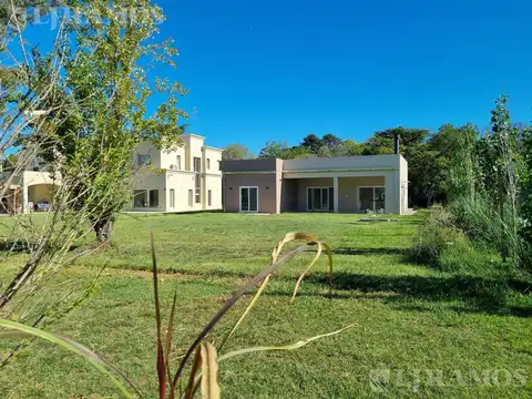 VENTA CASA EN CASUARINAS DEL PILAR