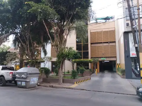 Cochera cubierta centro de las lomitas