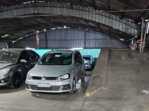 Cochera cubierta centro de las lomitas