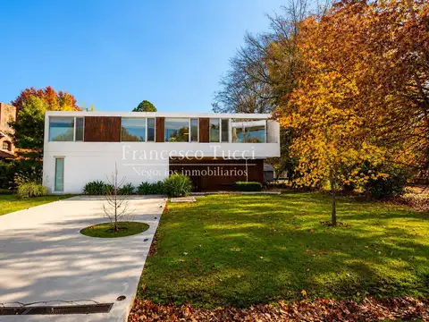 Casa en venta 5 ambientes en La Tradición