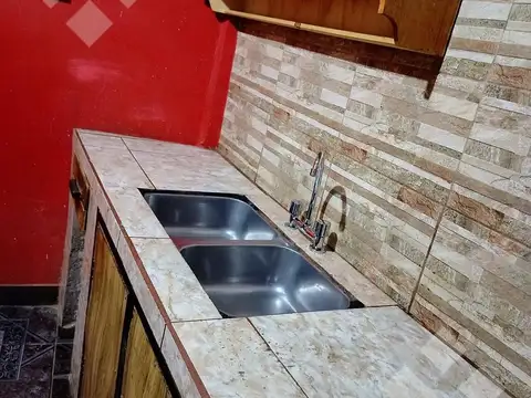 Casa 6 ambientes con 2 baños
