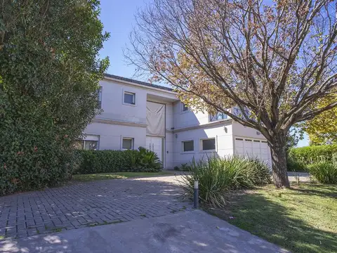 Casa en Venta en Funes, USD 800.000