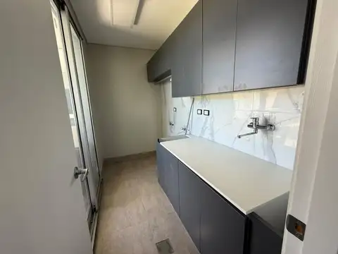 VENTA CASA 7 AMBIENTES |   PILETA  GARAGE | A ESTRENAR | PILAR