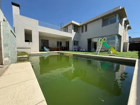 Santa Cruz 1500