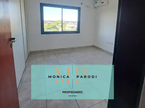 Casa en Alquiler con 2 cocheras