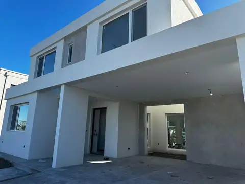 Impecable casa a estrenar el Riberas Lote Interno PG NORTE