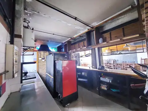 Av. Pte. J. D. Perón 975