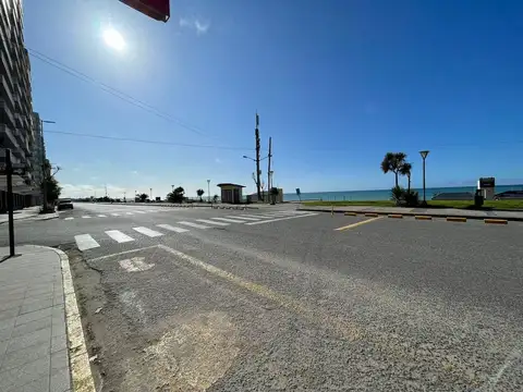 AV COSTANERA 1000