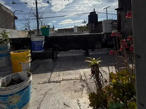 Depto Tipo Casa 2 ambientes con 1 baño