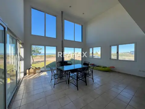 Casa en Venta en Mari Menuco, USD 105.000