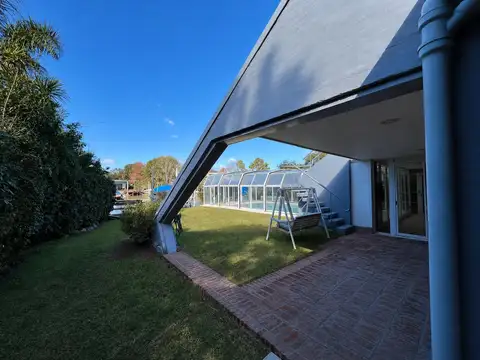 Casa 6 ambientes con 2 baños