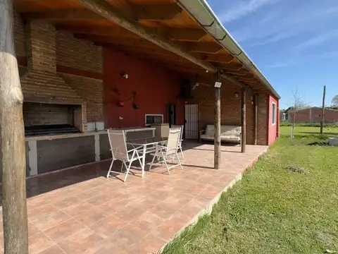Casa 3 ambientes Venta en Pilar con pileta