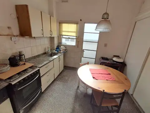 EXCELENTE DEPARTAMENTO 3AMB AL FRENTE C/ 2 BALCONES. REF: 546