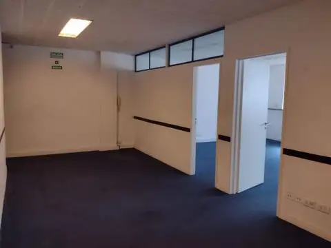 Oficina 3 ambientes con 1 baño