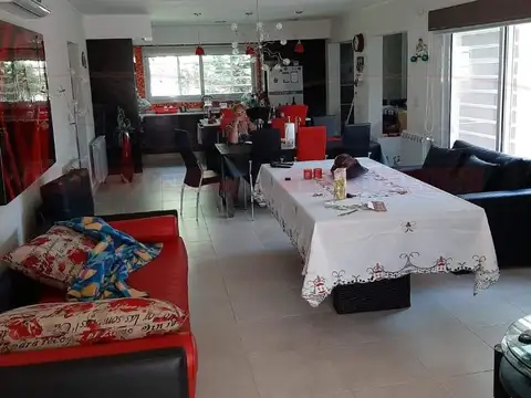 CASA AMOBLADA DE 4 AMBIENTES EN VENTA EN COSTA DEL ESTE