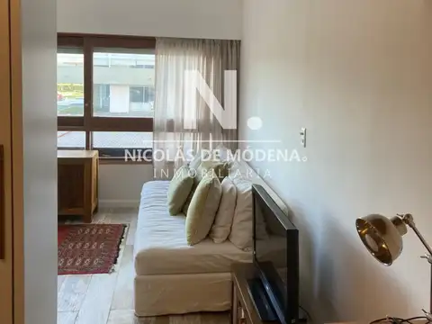 Departamento en Venta en Playa Mansa, USD 143.000