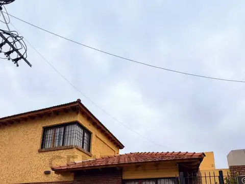 CASA EN BARRIO PARQUE NORTE