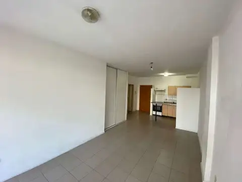 EXCELENTE MONOAMBIENTE (FRENTE)