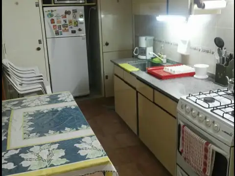 Casa 3 ambientes con 2 baños