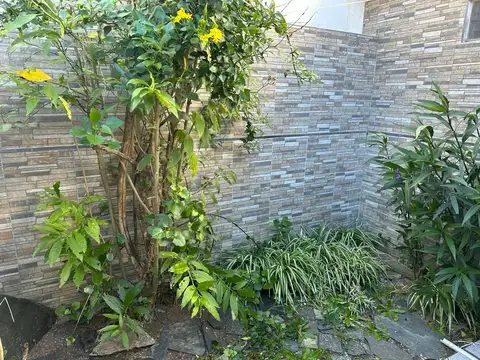Depto Tipo Casa en Venta con 1 cocheras