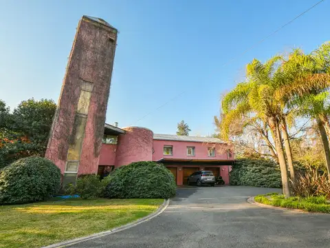 Casa de 4 dormitorios en venta Pileta Gimnasio  Aldea  Fisherton