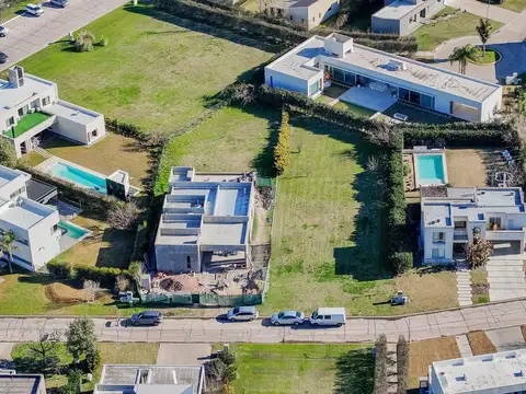 Lote en venta en funes San Sebastian Barrio Privado