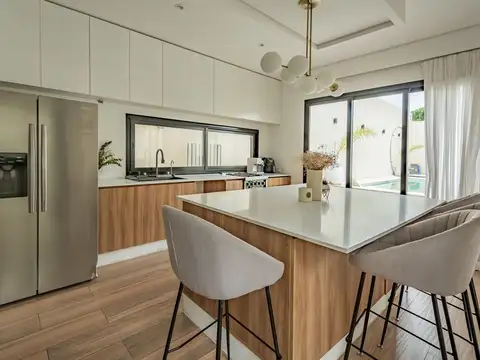 Casa 5 ambientes con 2 baños