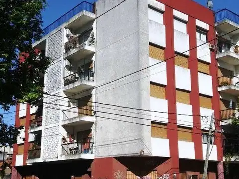 Charlone 900, Piso PB