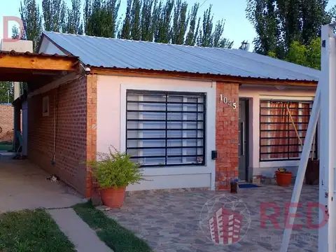 Vende Casa en Barrio Virgen Del Valle - Plottier