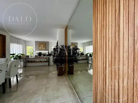 Casa 5 ambientes con 5 baños
