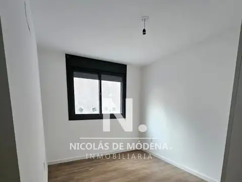 Venta Luminoso Apto de 2 dormitorios Con Renta en el Centro - Montevideo.